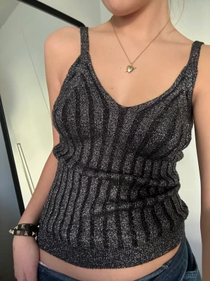 Fest topp  - Skit cool glitter topp! 