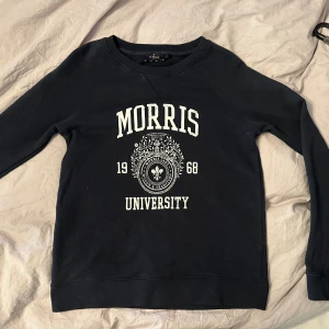 Morris tröja - Morris tröja som inte kommer till användning, inga fel alls på tröjan då den nästintill aldrig är använd, köpt i butik. skicka för mer bilder☺️