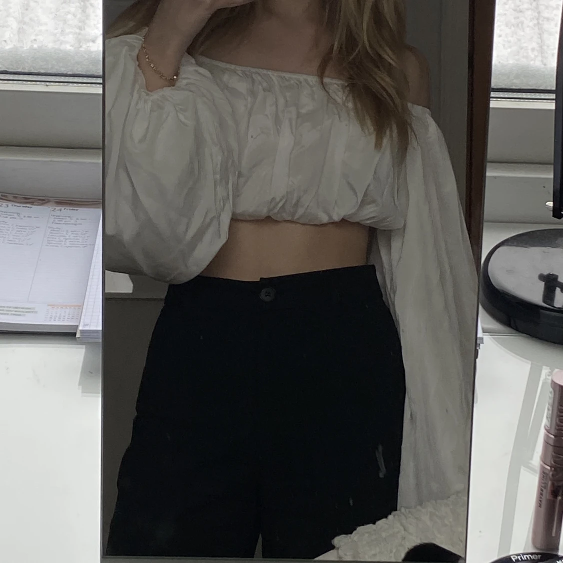 Vit croppad långärmad top