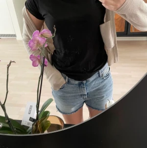 Zadig and Voltaire Topp - Luftig Zadig & Voltaire T-shirt med strass i form av stjärnor. Passar XS-M