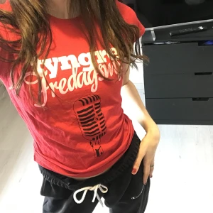 Tyngre T-shirt - T-shirt från fina tyngre💎i superbra skick. Är slutsålt på deras hemsida!💎föreslå Järna pris ❣️