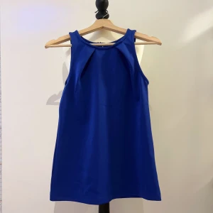 Blå Linne - Nyskick!! Superfint blå linne.