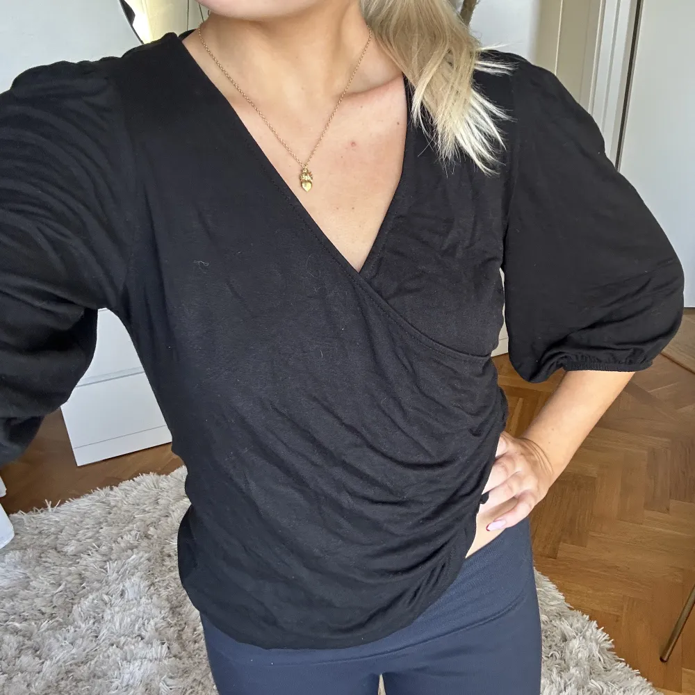 Så fin svart tröja/blus med trekvartsärm!. Tröjor & Koftor.