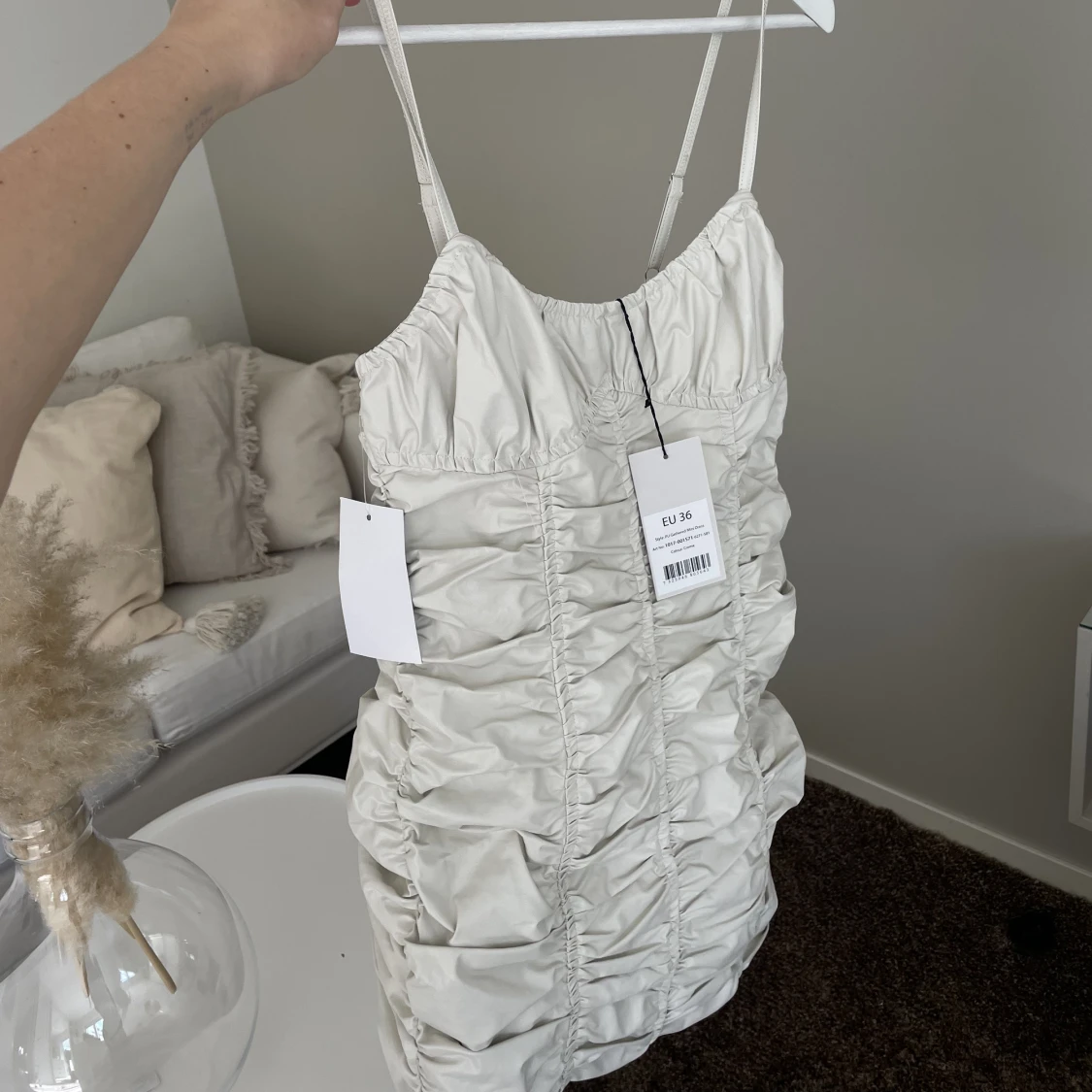 Kläning från NA-KD - 90