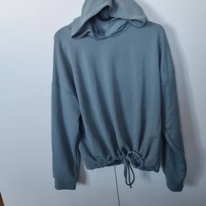 Hoodie, S - Fint skick.