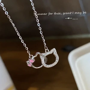 hello kitty halsband  - tryck ej på köp nu, frakten är 25kr 