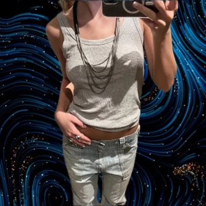 Snyggt linne - Säljer denna linne som är ett must i ens gaderob, så snyggt att styla sina plagg med!