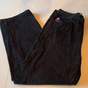 Polar big boys - Polar big boys. Storlek M. Fransiga hälar och litet hål på vänster lår