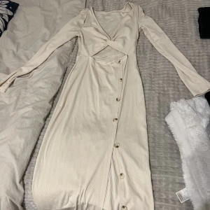 Klänning - Aldrig använd 