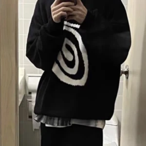 Stussy tröja - Har använt den en par gånger men passar inte mig som tänkt  Har inga bra bilder på den tyvärr:(