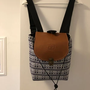 liten ryggsäck  - mönstrad supergullig ryggsäck 🤍