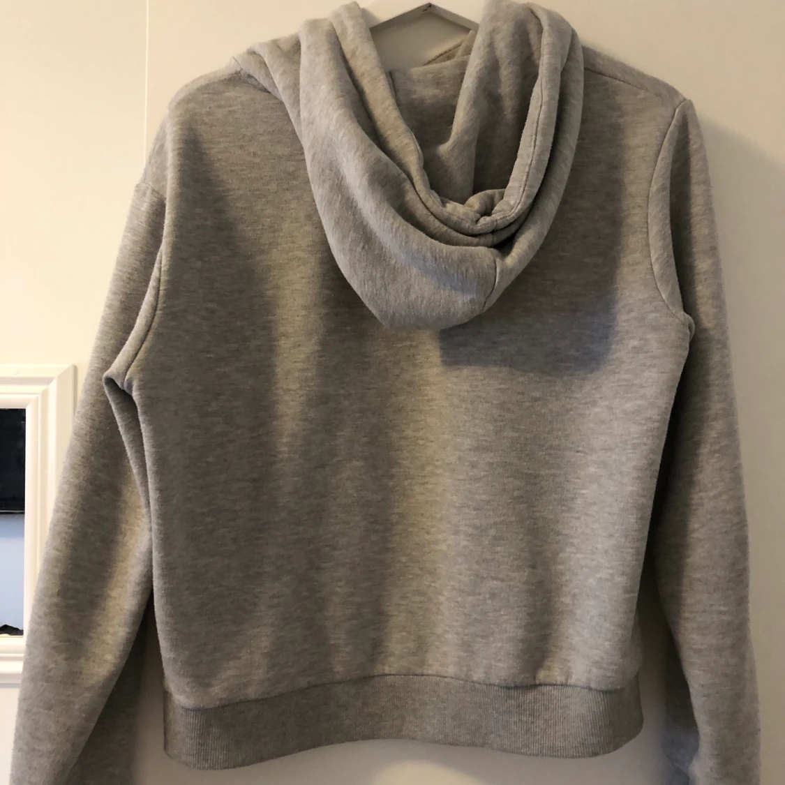 grå hoodie från even&odd - 90
