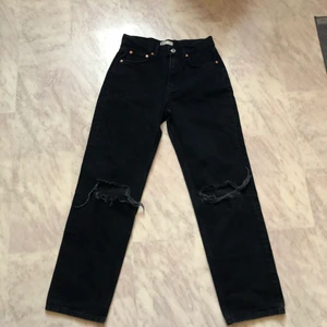 Jeans - Nya Gina tricot jeans strl 36 köptes för 600🤍 kontakta mig om ni har frågor