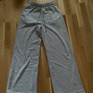 SHEIN  - Ett par mjukisbyxor väldigt sköna men dom har blivit för små. Storlek 36 