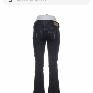 VILA JEANS - Köpta på Sellpy, jättebra skick, ser exakt ut som på bilden. Säljer pga fel storlek