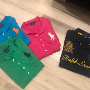 Ralph Lauren pikétröjor - Väldigt fina Ralph Lauren pikétröjor inköpta i USA för några år sedan men i väldigt fint skick! 100kr/st