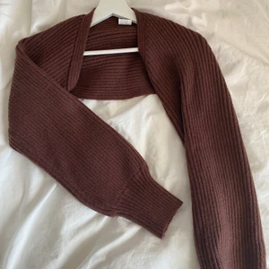 Brun kofta  - Oanvänd kort kofta, passar XS-S