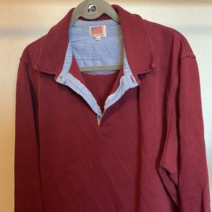 John Fkay tröja - Fett cool tröja från JohnFkay🤩 lite vintage stil, säljer då jag inte tycker att den passar min stil längre. Jag har storlek S och använder den som oversized☺️ 