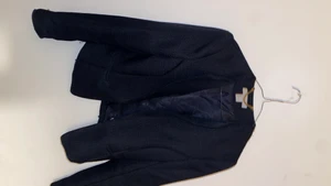 Marinblå kavaj - Mycket fin tröja. Aldrig använt. Mycket bra skick. Köparen står för frakt.