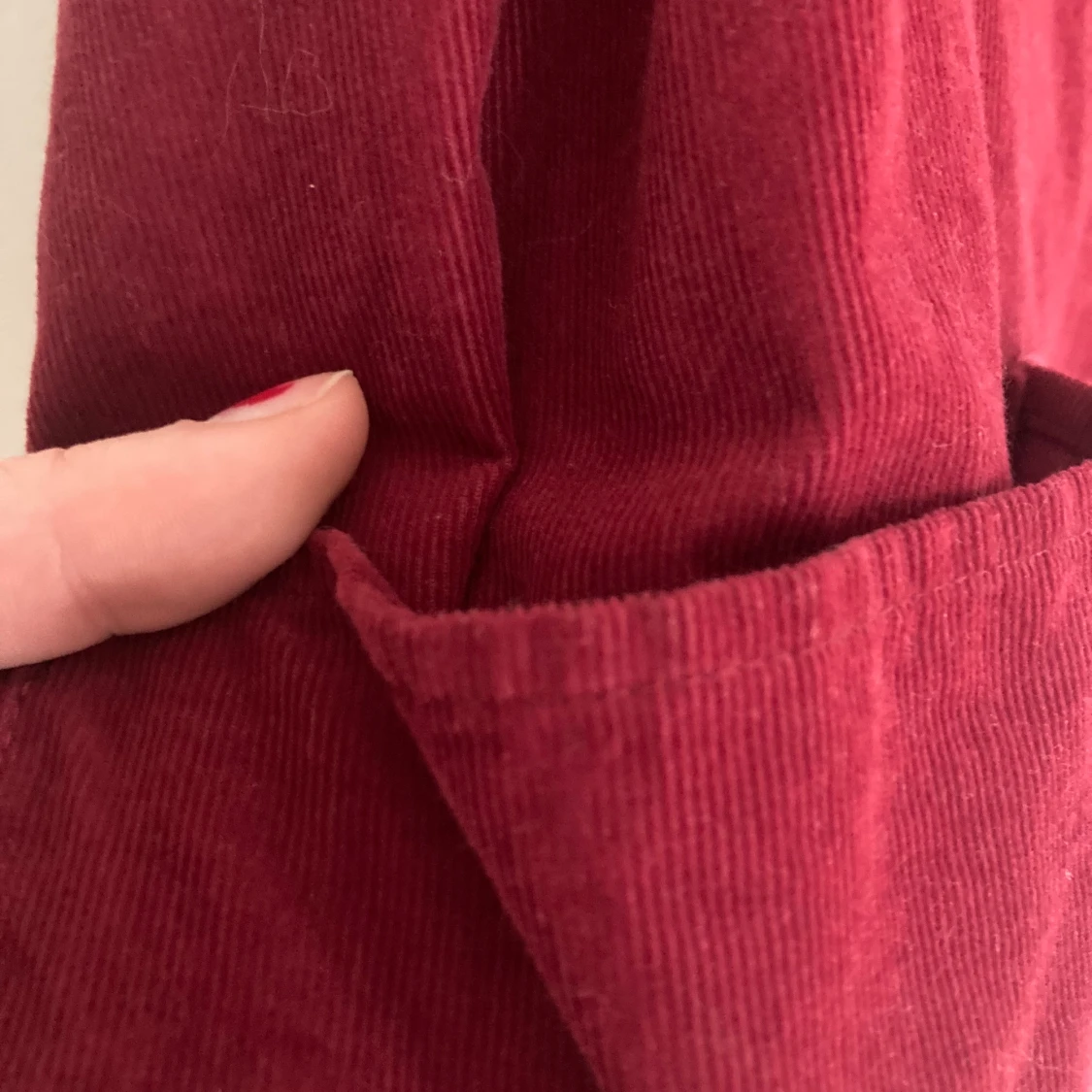 Röd hängselklänning  - 91