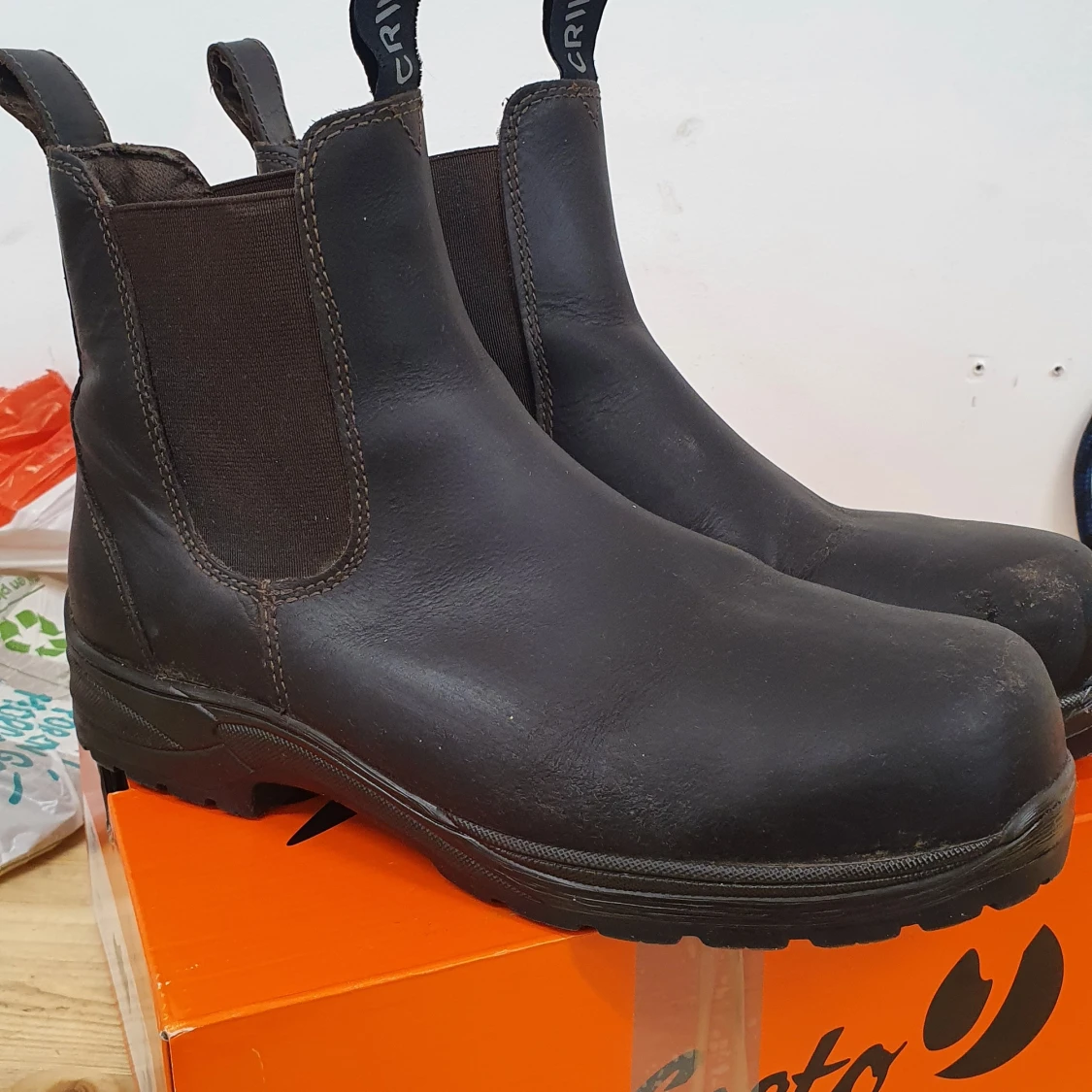 Bruna ridskor stålhätta st 39