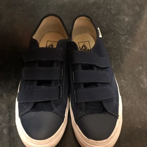 Vans - Säjler dessa vans med pga de är för stora. Storlek 38,5 passar 38-39. det är knappt använda och därför jättebra skick. Nypris 700kr❤️❤️