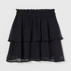 Hm kjol - Söt kjol från hm, använd men i mycket gott skick! Egna bilder kan fås privat❣️ Storlek XS men passar S också. 