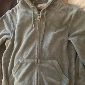 Juicy couture kofta i strl S  - Ganska ny har it kommit till andvändning ich köpt för 1000