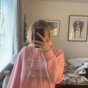 Adidas tröja - Adidas tröja i storlek M