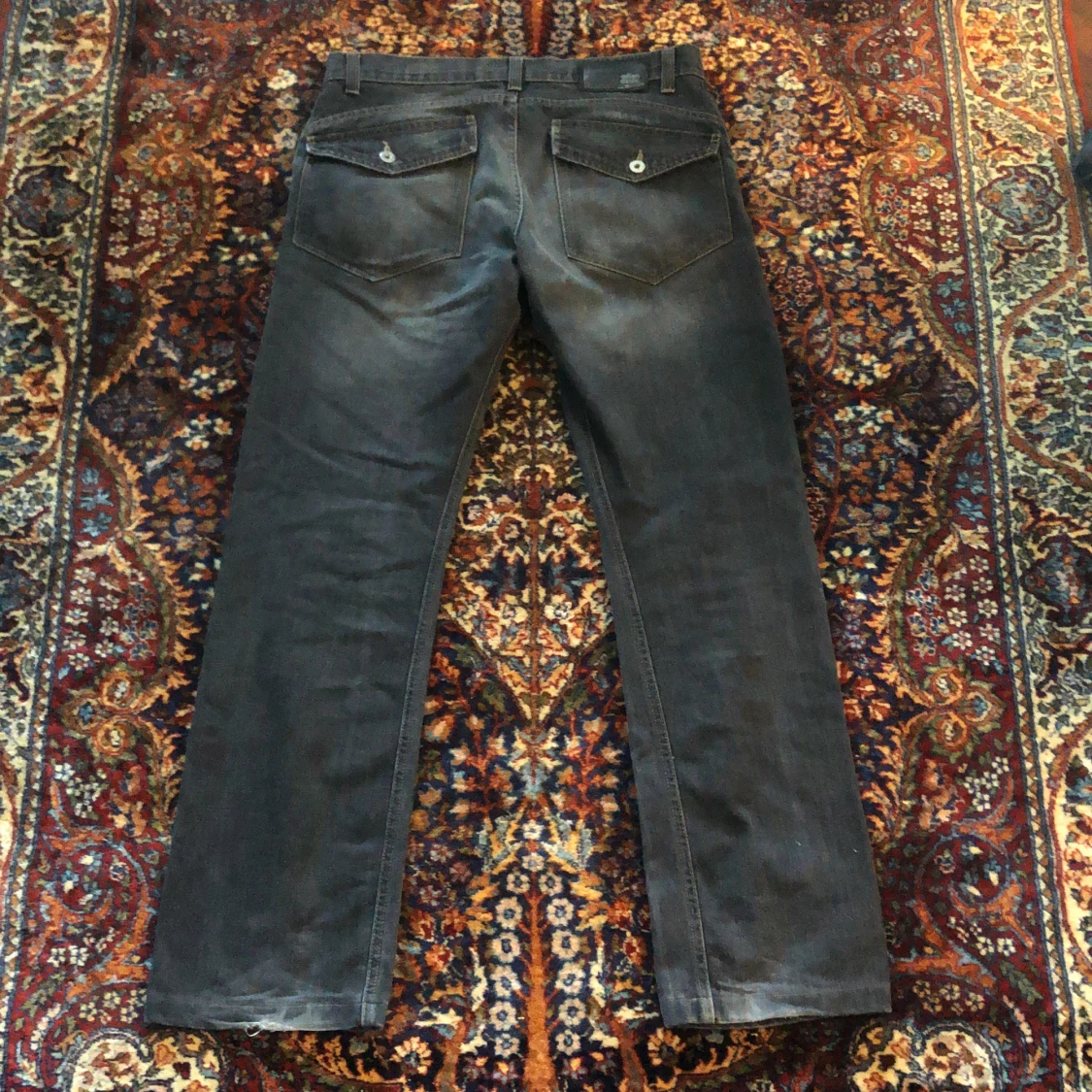 Svarta jeans