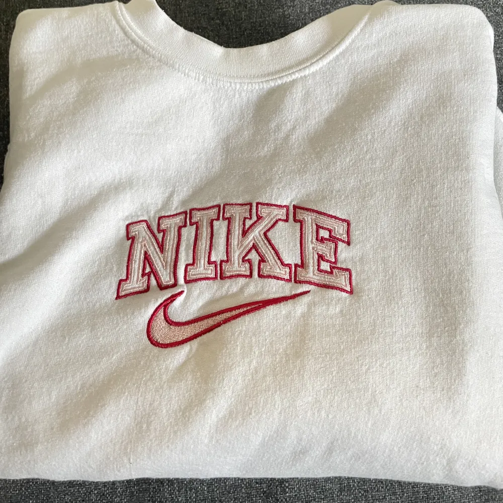 Custom made Nike* Strl M. Hoodies.