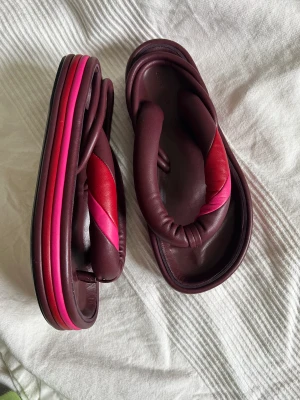 Isabel Marant sandaler - Flipflops/sandaler i äkta läder från Isabel Marant   Stl 37 