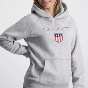 Gant hoodie  - Jättefin gant hoodie från kids brand store, storleken skulle jag säga motsvarar xs, köpt för 900kr