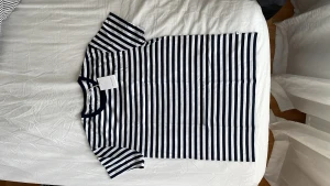 Samsöe Samsöe T-shirt  - T-shirt. 100 %bomull. Storlek m. Oanvänd.