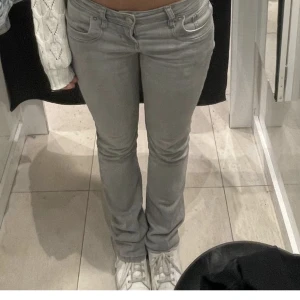 Ltb jeans valerie  - Säljer dessa jeans som tyvär var för stora för mig, hör av er för fler bilder💞