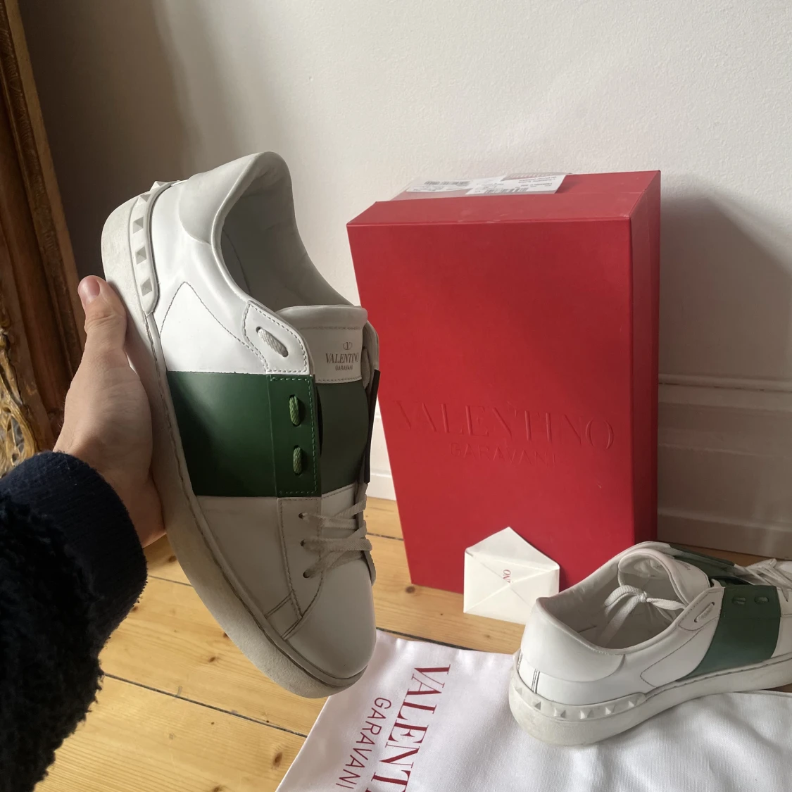 Moncler, valentino, burberry  - 91