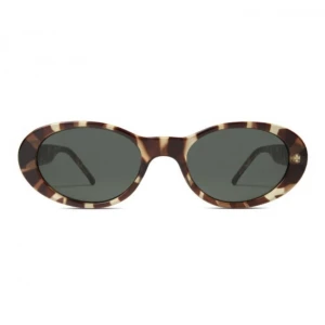 Komono solglasögon - Modell Alina Tortoise  Aldrig använda, tags kvar  Nypris 650:- Fodral medföljer