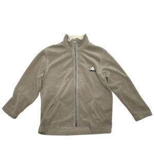 Adidas kofta - En mysig adidas kofta i storlek XS. Mycket gott skick! Skriv vid frågor💜