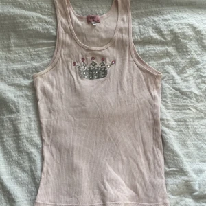 Gullig topp - Gulligt rosa linne med strass