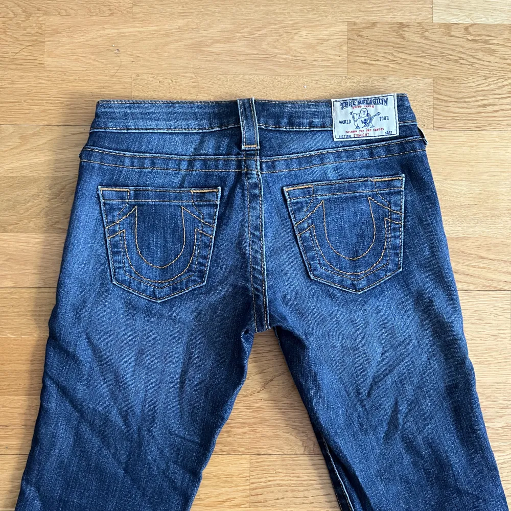 Lågmidjade jeans  Bootcut/raka i benen . Jeans & Byxor.