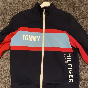 Märkes kläder - Tommy hilfiger storlek s Sail racing storlek 170 Gant storlek 170 