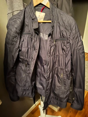 Moncler jacka  - Nyskick 