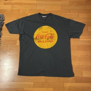 coca cola t-shirt  - baggy 