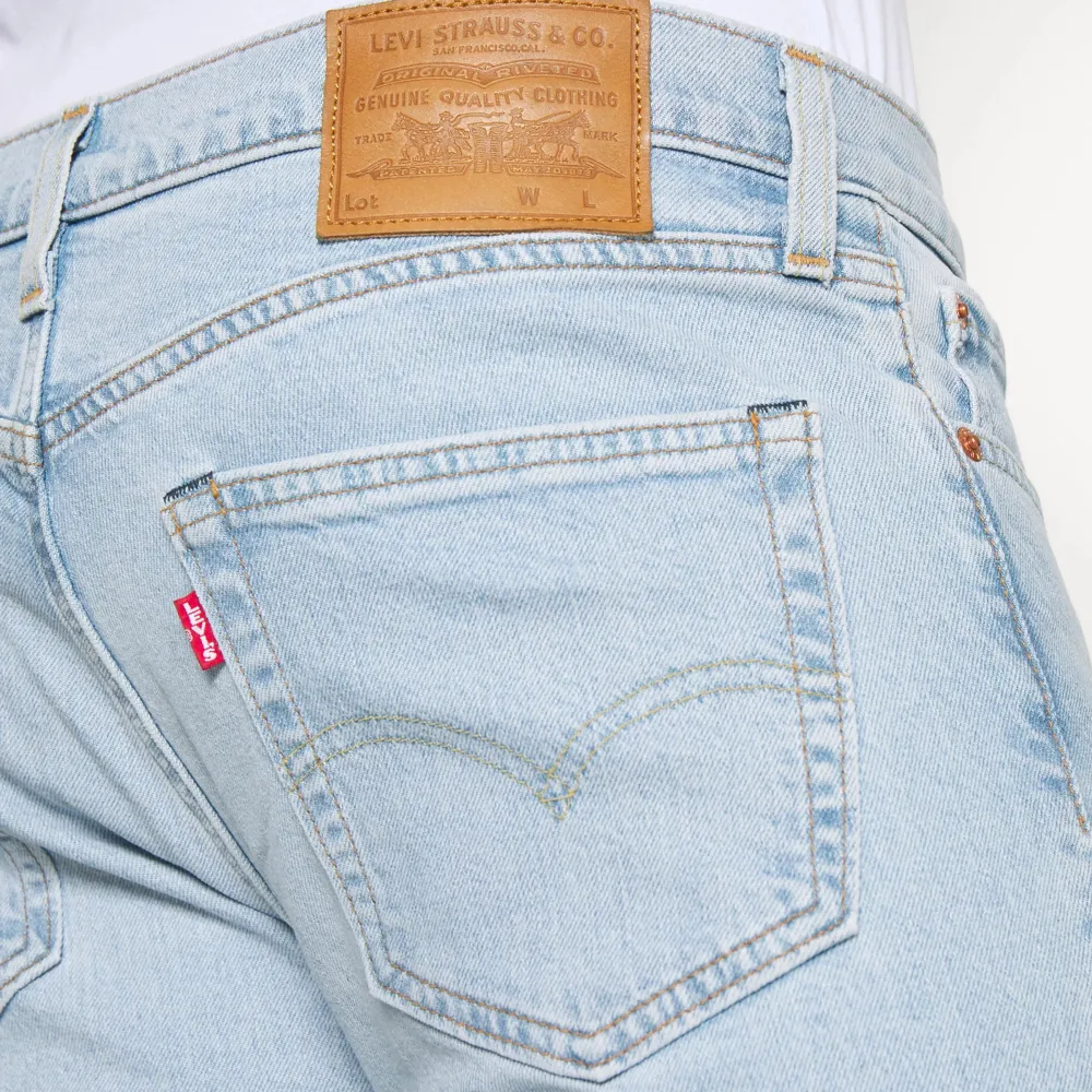 Levi’s 511 ljusa jeans Slimmade jeans som passar perfekt till våren och sommaren! Om du vill diskutera pris eller har frågor så är det bara att skriva!. Jeans & Byxor.
