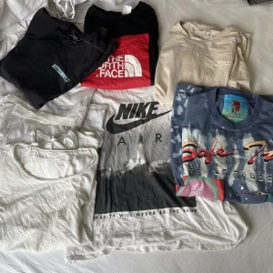 Mysterybox tshirts  - Tshirts sammanlagt värde 1800kr Resar garderob. Storlek M-L The north face  Nike Bread & boxers Ck Astroworld