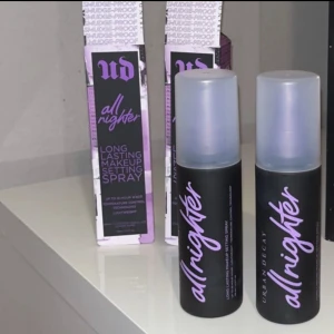 Urban Decay setting spray!!! - Säljer denna setting spray all nighter. Från Urban decay. Inte så använd efter som jag har en annan setting spray. Jättte bra!!! Men väljer att sälja den till nån annan som kanske skulle behöva mer en mig❤️ frakten är 45kr