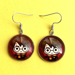 Harry Potter örhängen ❤️ - Handgjorda, nickelfria krokar och fri frakt ❤️