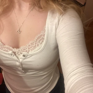 Tröja vit - Vit farfar tröja som passar till allt