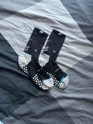 Svarta träningsstrumpor med grepp - Helt nya endast testat storlek 42-45