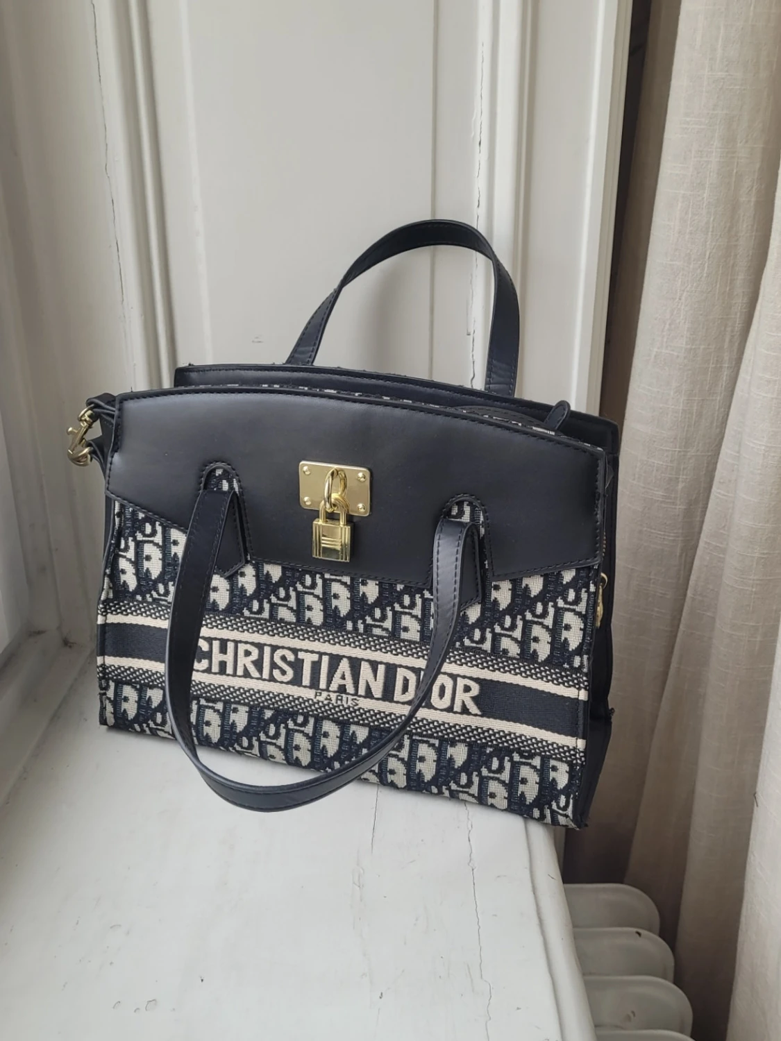 Urläcker handväska axelremsväska axelväska trend populär  - 1